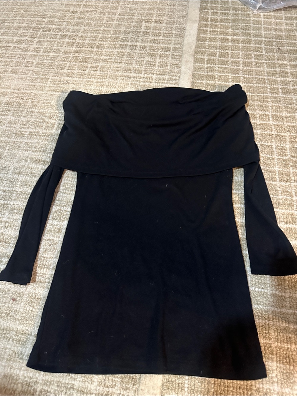 over the shoulder top in Black Like New
